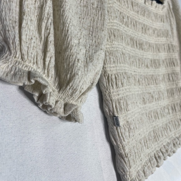 Cropped Neutral Tone Top - Picture 2 of 9